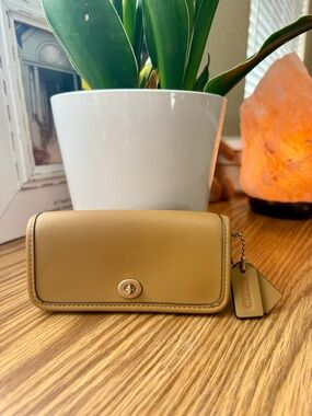 NWT- Coach Dinky Bag 14 in Honey Brown